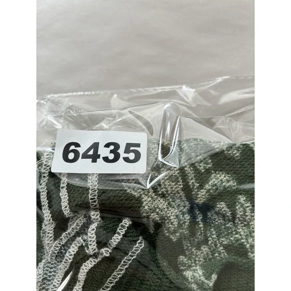 Free People Garner Long Sleeve Top Sz M Green  True To Size Lightweight - Picture 7 of 7